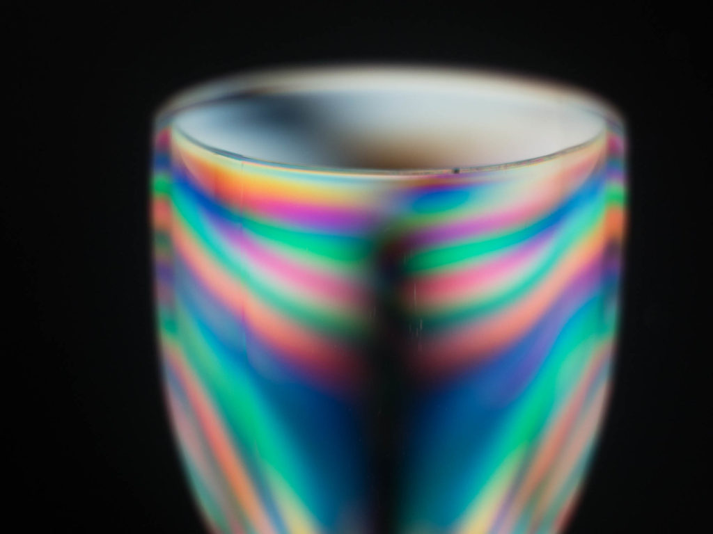 polarised wine glass