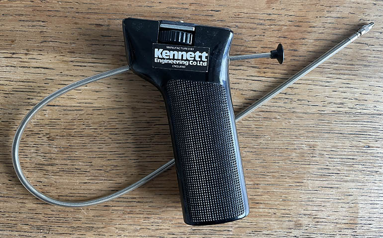 Kennett Pistol grip with 20inch Cable release