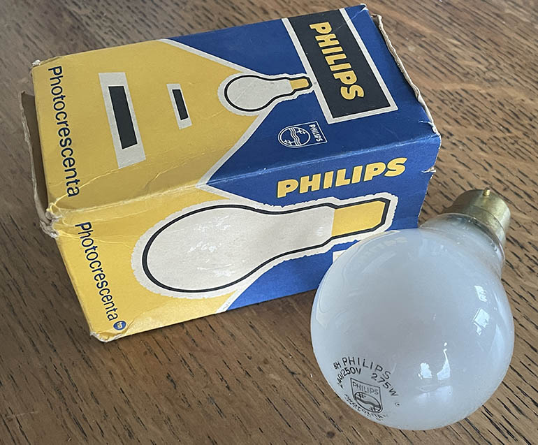 Philips 240V 150W B22 Studio Lighting